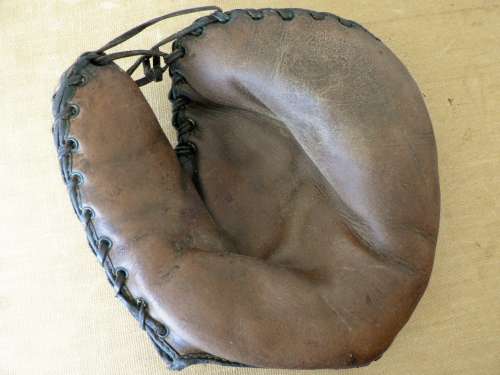Reach Basemitt 2 Front Mike